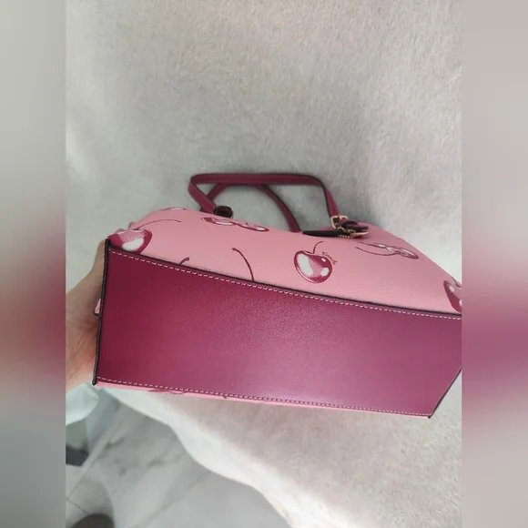 🍒🍒🍒Mollie Tote Bag 25 With Cherry Print - Picture 8 of 9